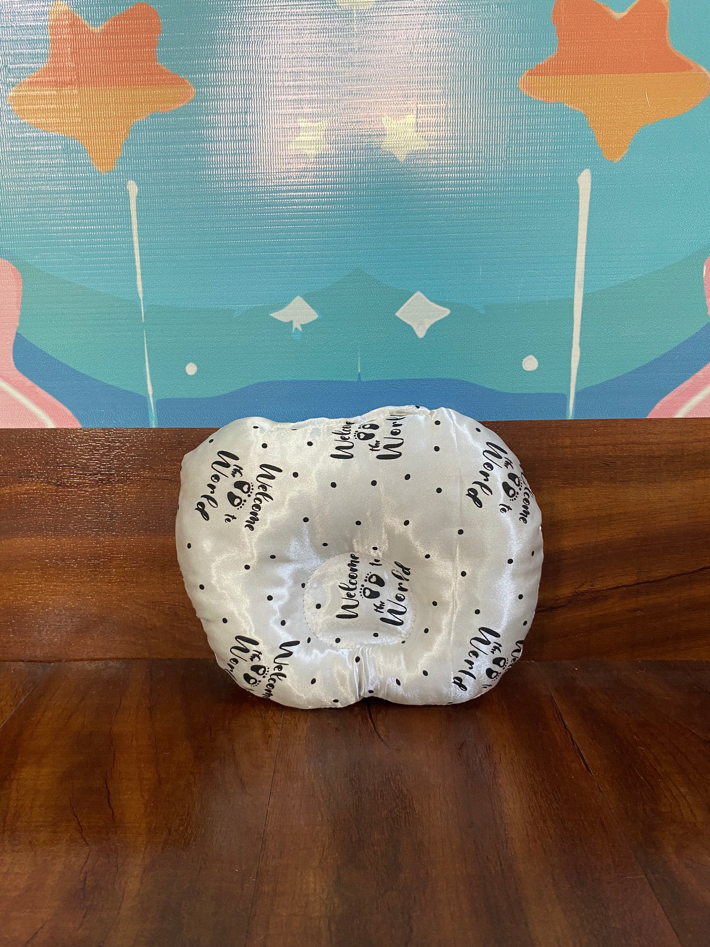 8 Pieces Bedding Set - Silk- Welcome To the World