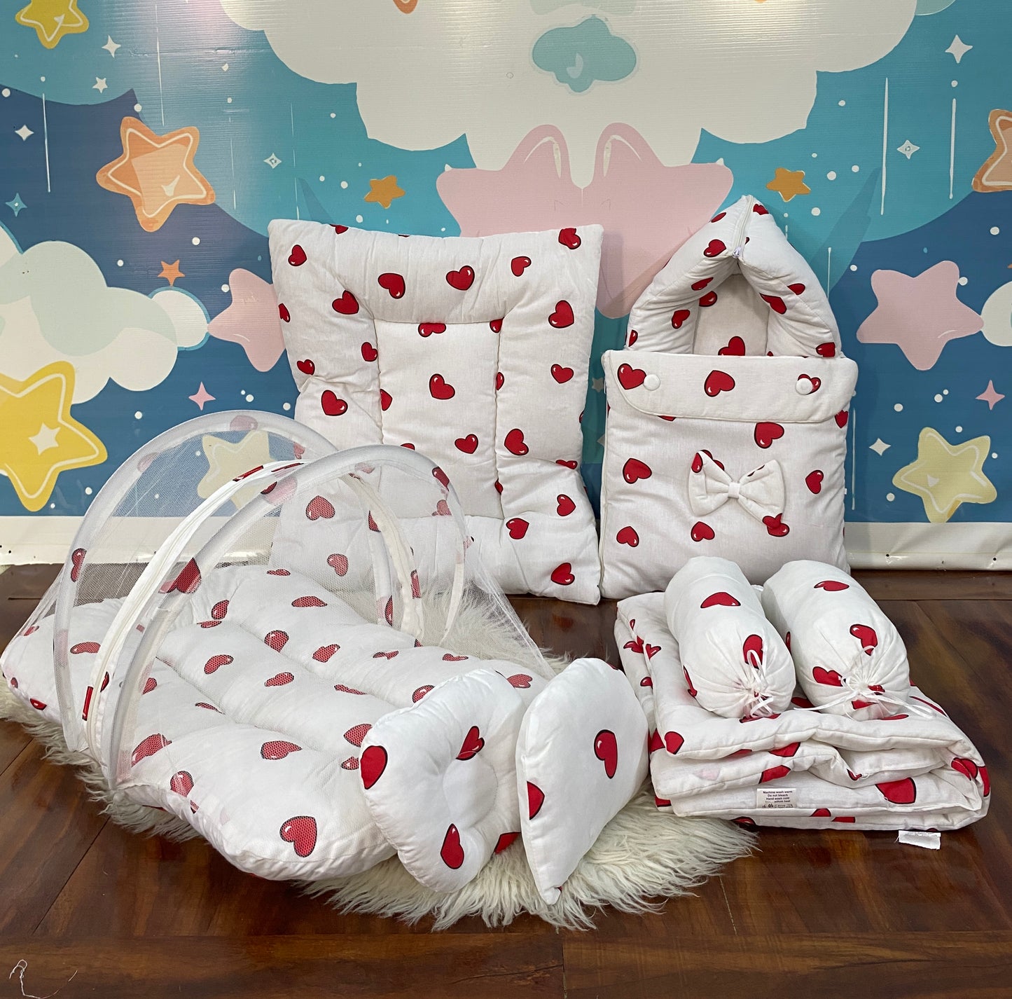 8 Pieces Bedding Set - Red Hearts