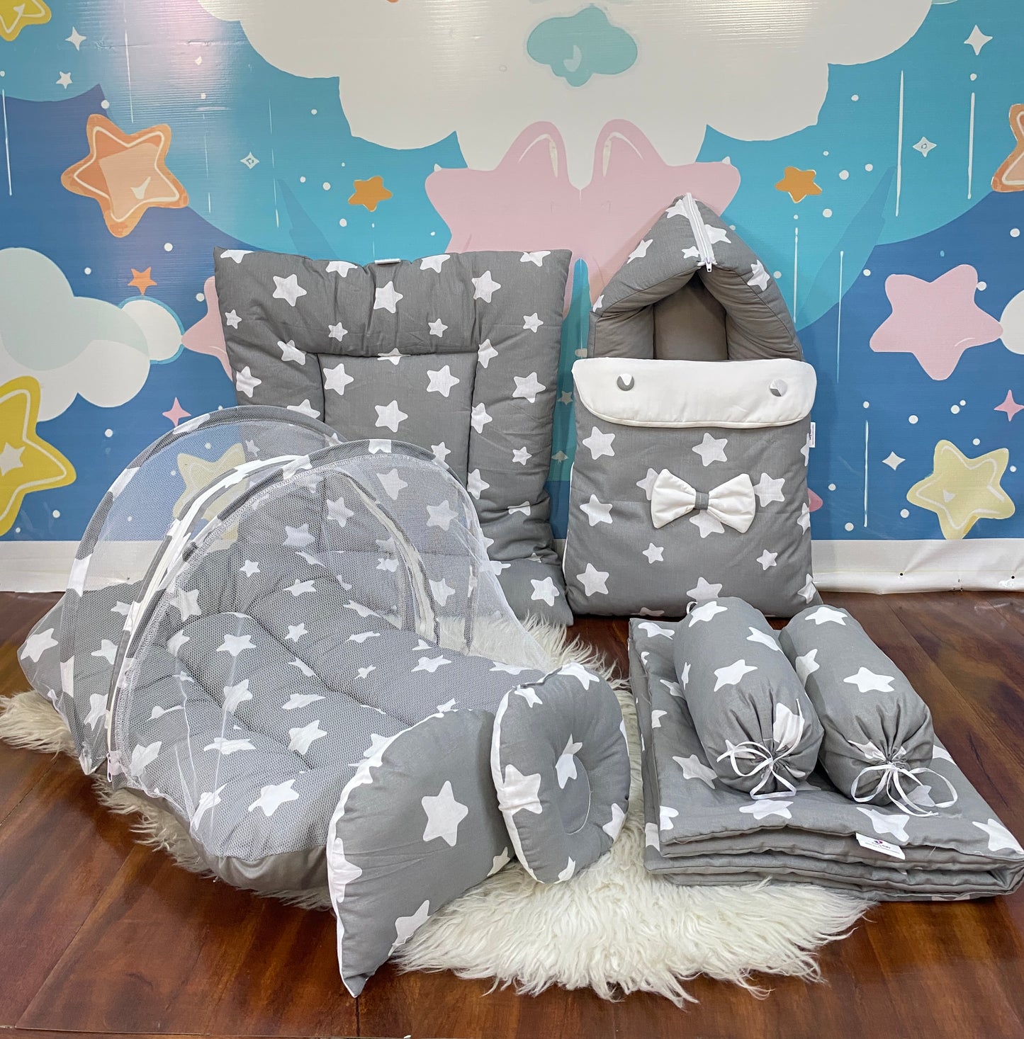 8 Pieces Bedding Set - Grey Stars