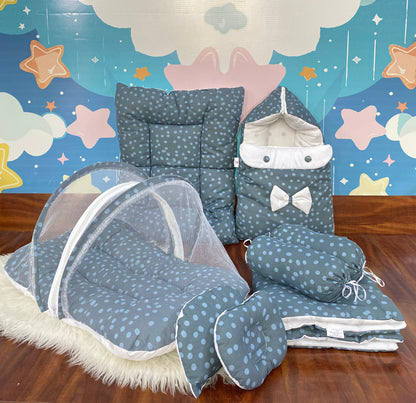 8 Pieces Bedding Set - Green & White