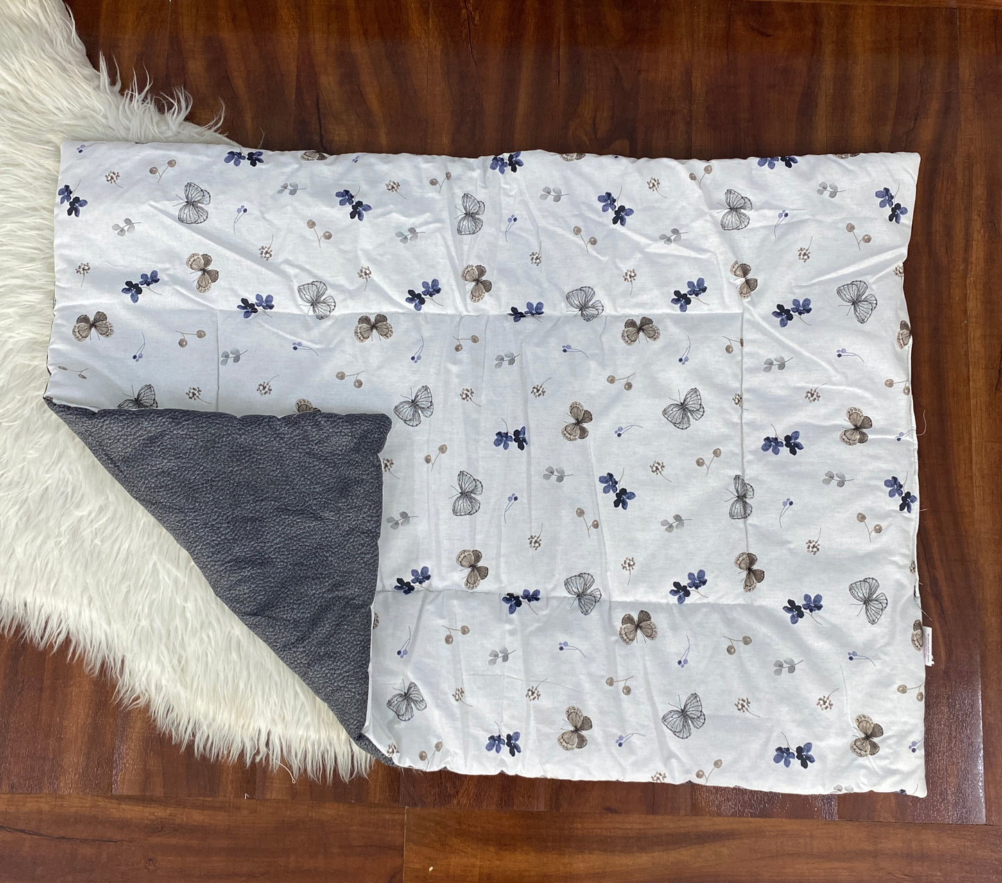 8 Pieces Bedding Set - Grey and white Butterflies