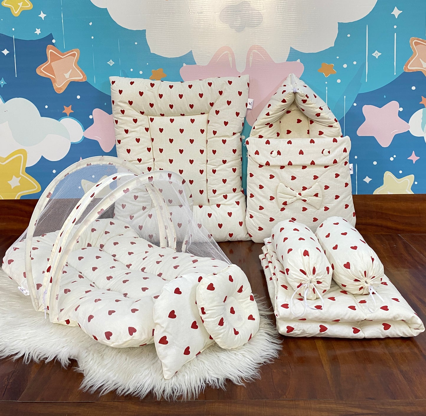 8 Pieces Bedding Set - Mini Red Hearts