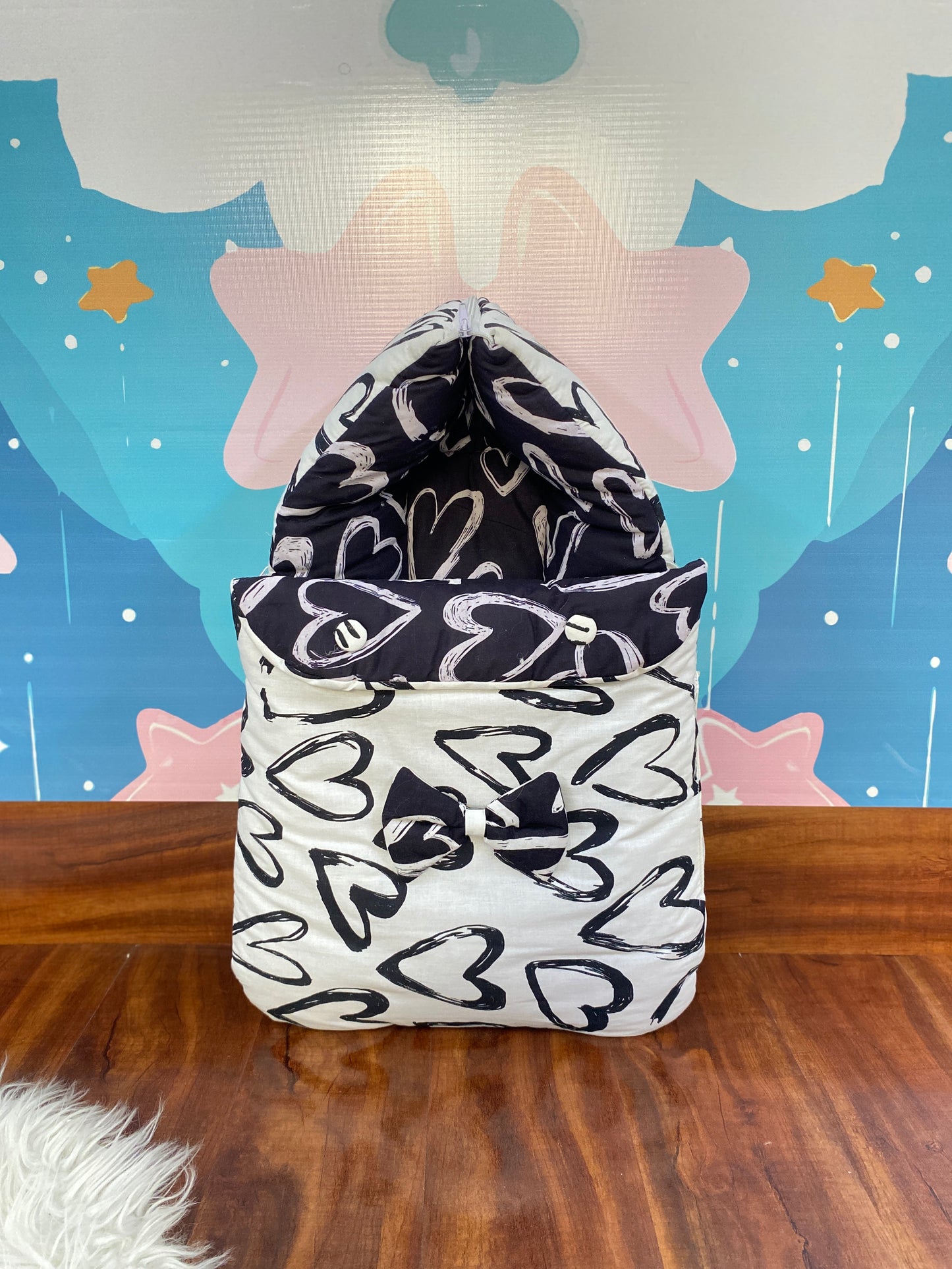 8 Pieces Bedding Set - Black & White