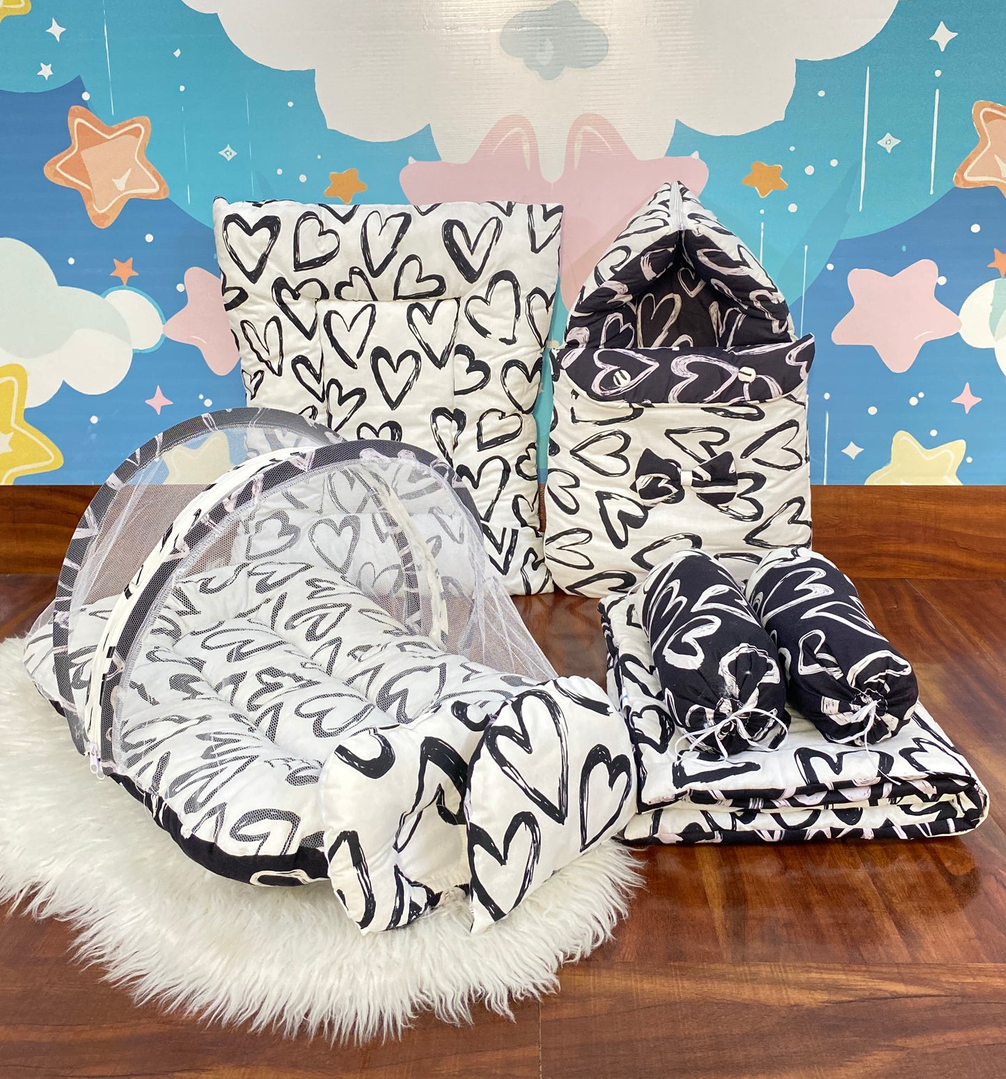 8 Pieces Bedding Set - Black & White