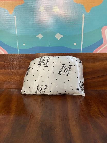 8 Pieces Bedding Set - Silk- Welcome To the World